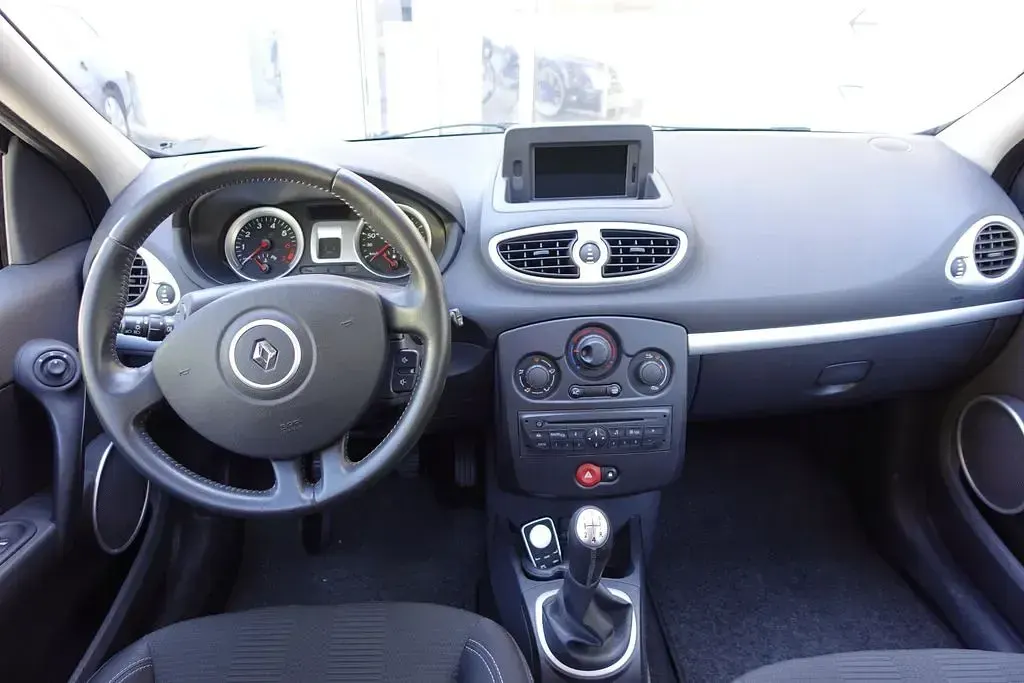 Gebraucht Renault Clio II 103 PS (75 kW) 2011 Schwarz Limousine