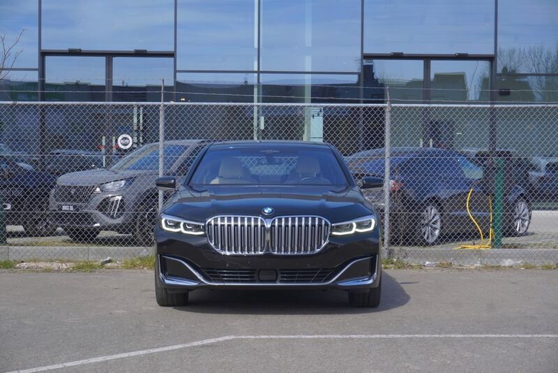 Gebraucht BMW 750 530 PS (389 kW) 2020 Schwarz Limousine