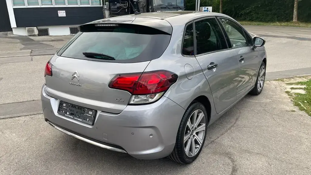 Gebraucht Citroën C4 Start 120 PS (88 kW) 2017 Grau Limousine