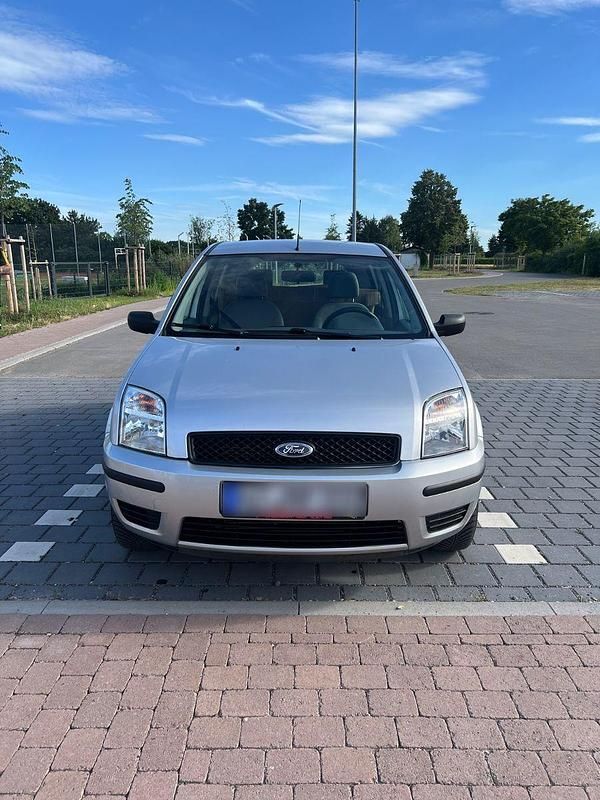 Gebraucht Ford Fusion Ambiente 101 PS (74 kW) 2004 Grau Limousine