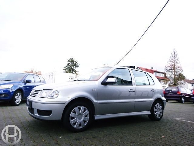 Silber metallic Gebraucht 2001 VW Polo Kleinwagen | 2.600 € - Bild 1/4
