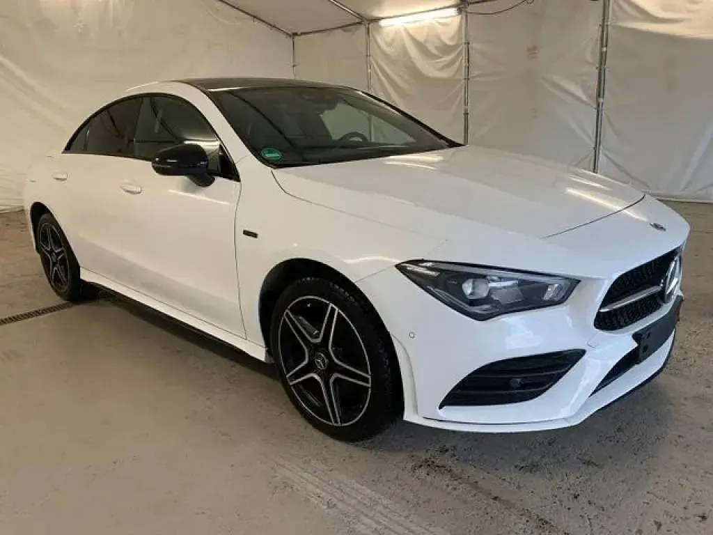 Gebraucht Mercedes CLA250 Edition 160 PS (117 kW) 2020 Polarweiss  unilack Coupé
