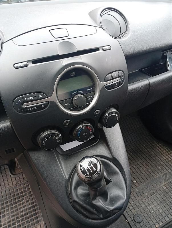 Gebraucht Mazda 2 85 PS (62 kW) 2008 Silber Kleinwagen