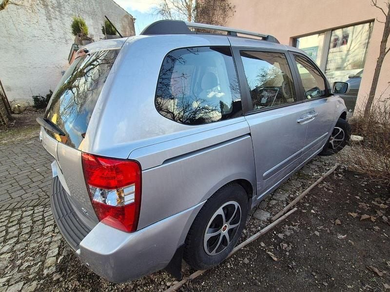 Gebraucht Kia Carnival 185 PS (136 kW) 2007 Silber Van / Kleinbus
