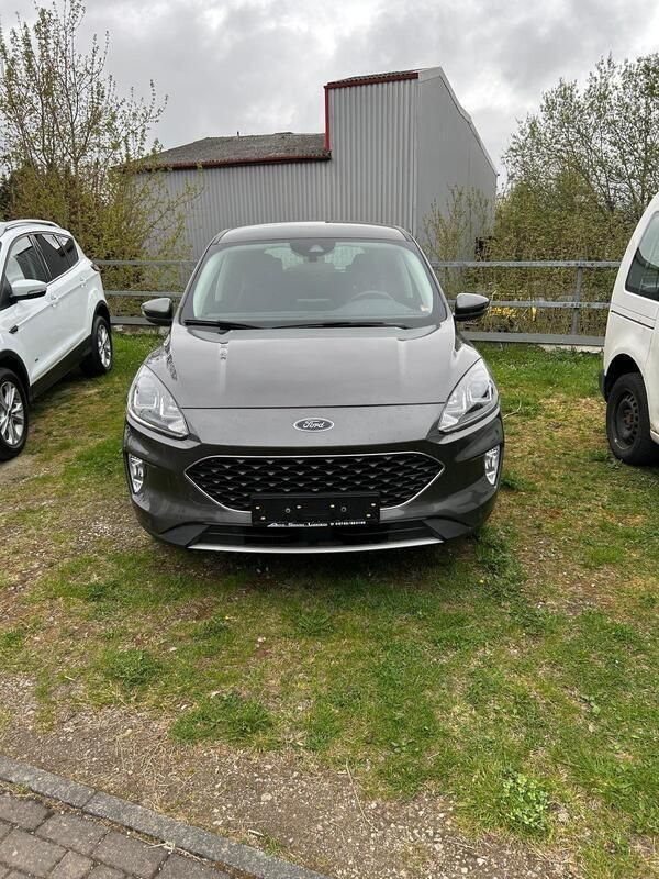 Grau Gebraucht 2020 Ford Kuga Titanium SUV | 19.800 € (Guter Preis) - Bild 1/4