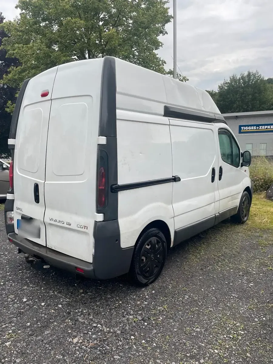 Gebraucht Opel Vivaro 101 PS (74 kW) 2005 Weiß Van / Kleinbus