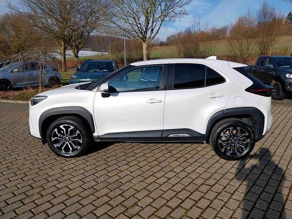 Gebraucht Toyota Yaris Hybrid Connect Style 116 PS (85 kW) 2022 Platinumweiss perleffekt