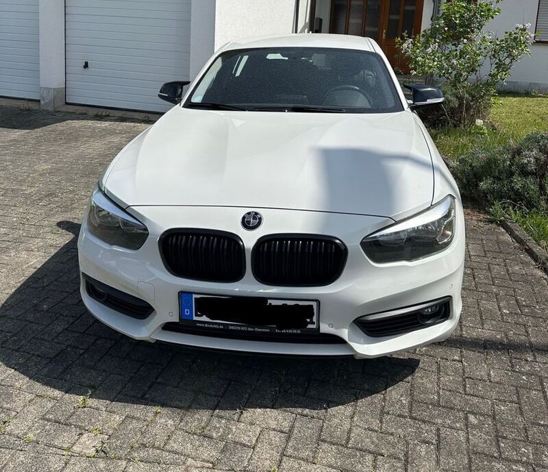 Weiß Gebraucht 2017 BMW 118 Kleinwagen | 10.400 € (Etwas zu teuer) - Bild 1/4