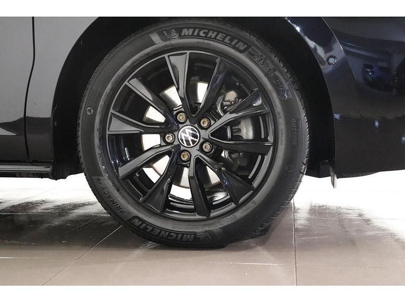 Second-hand VW Multivan Style 150 CP (110 kW) 2023 Negru Monovolum