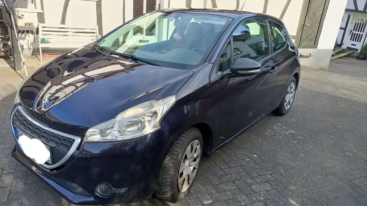 Gebraucht Peugeot 208 68 PS (50 kW) 2014 Blau Kleinwagen