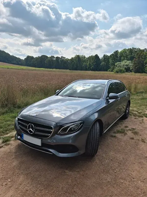 Gebraucht Mercedes E300 Avantgarde 245 PS (180 kW) 2019 Grau Kombi