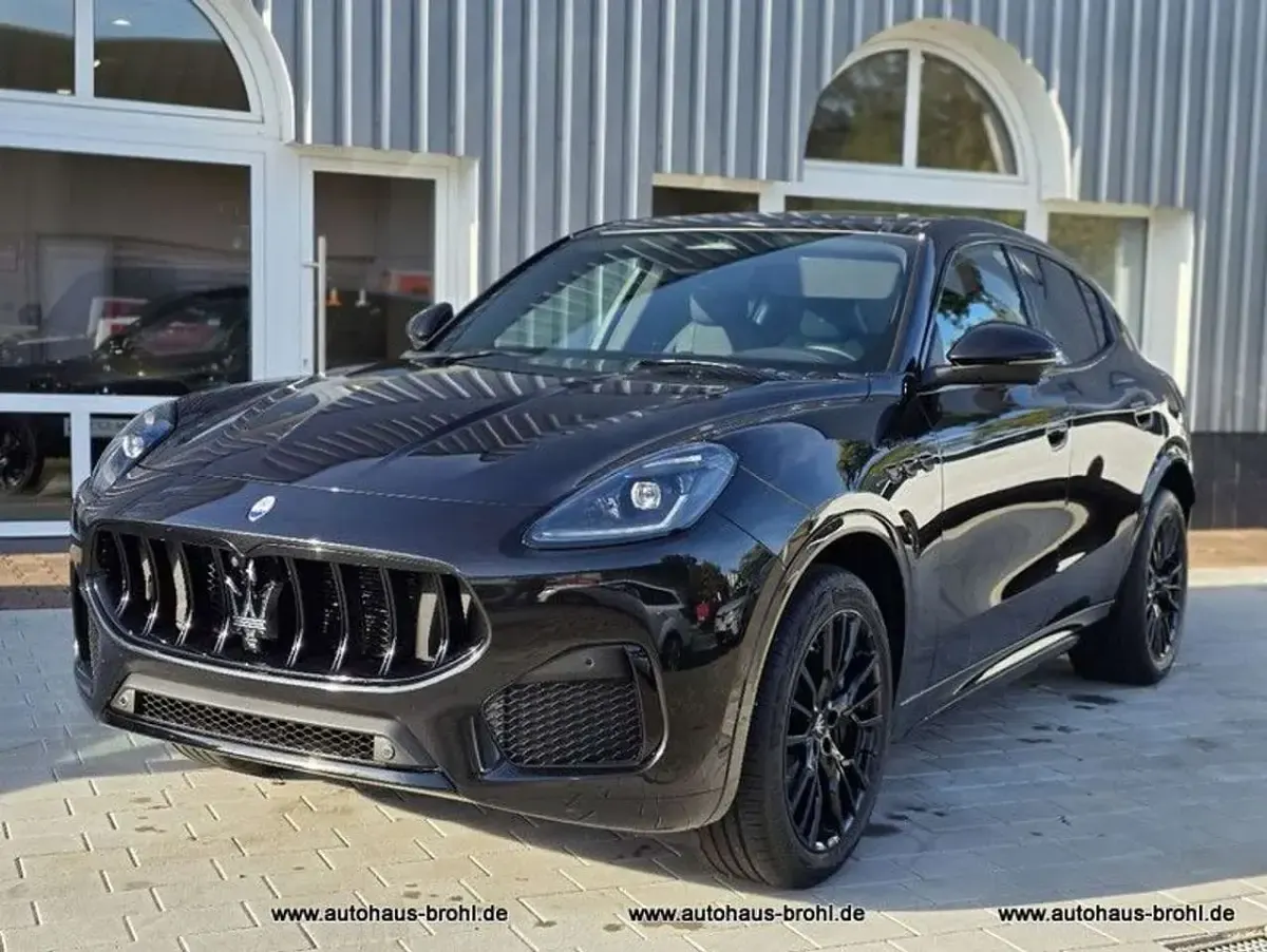 Neu Maserati Grecale 330 PS (242 kW) 2025 Schwarz SUV