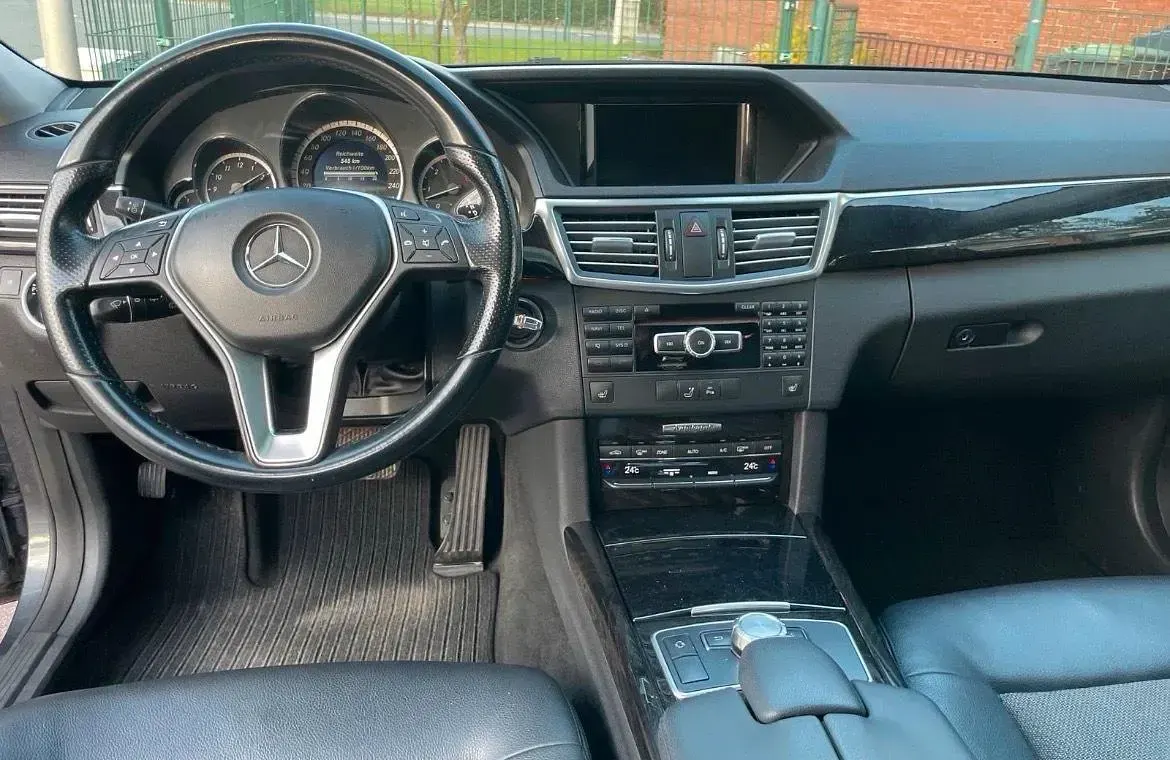 Gebraucht Mercedes E350 Avantgarde 265 PS (194 kW) 2012 Grau Kombi