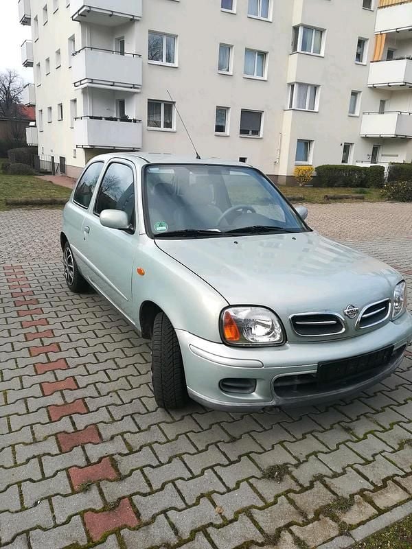 Grün Gebraucht 2001 Nissan Micra Kleinwagen | 1.000 € (Fairer Preis) - Bild 1/4