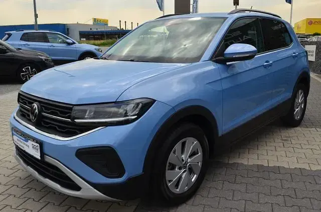 Gebraucht VW T-Cross Life 116 PS (85 kW) 2024 Blau (clear blue metallic) SUV