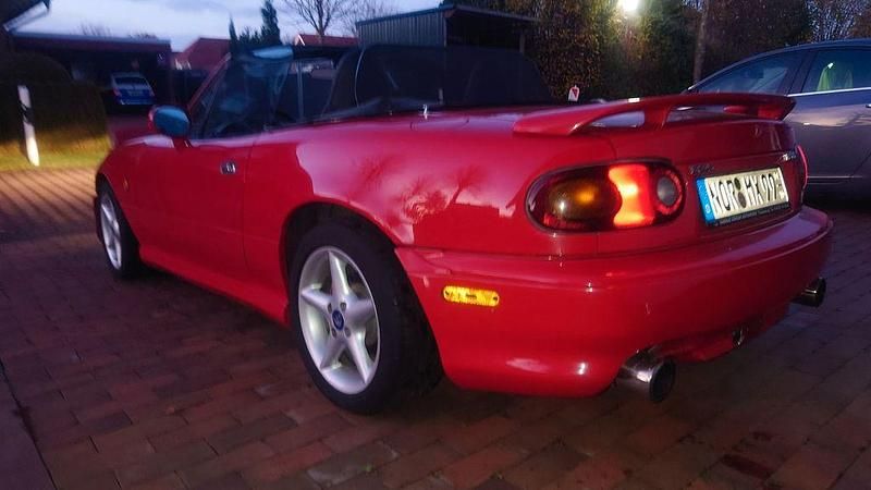 Gebraucht Mazda MX5 131 PS (96 kW) 1994 Rot Cabrio