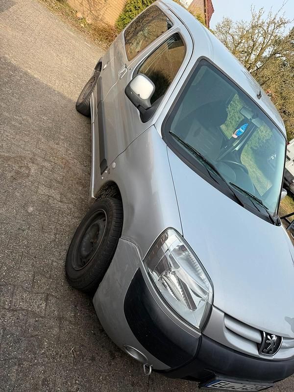 Gebraucht Peugeot Partner 2024 Silber Van / Kleinbus