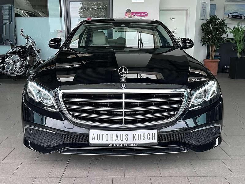 Gebraucht Mercedes E220 194 PS (142 kW) 2016 Schwarz Limousine