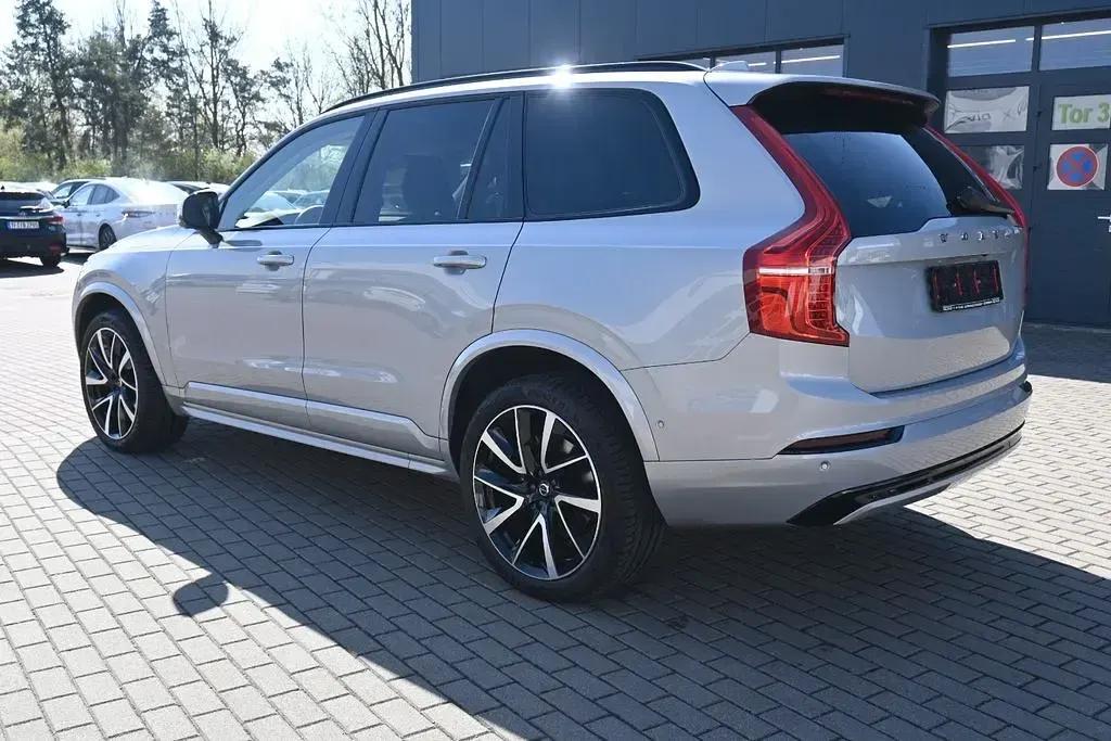 Gebraucht Volvo XC90 235 PS (172 kW) 2023 Silver dawn metallic SUV