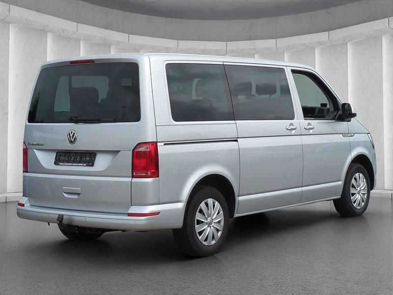 Gebraucht VW Caravelle 150 PS (110 kW) 2019 Silber Van / Kleinbus