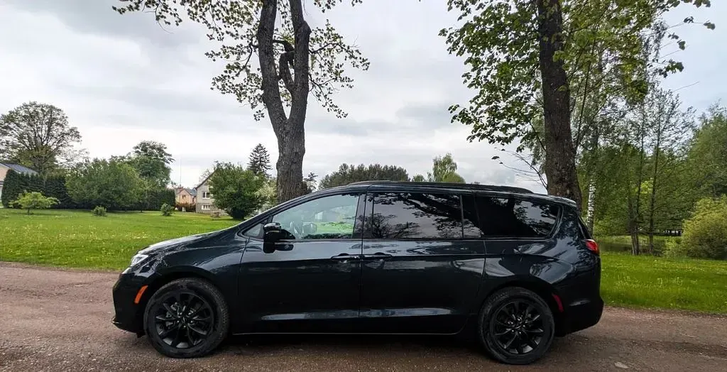 Gebraucht Chrysler Pacifica 291 PS (214 kW) 2021 Grau Van