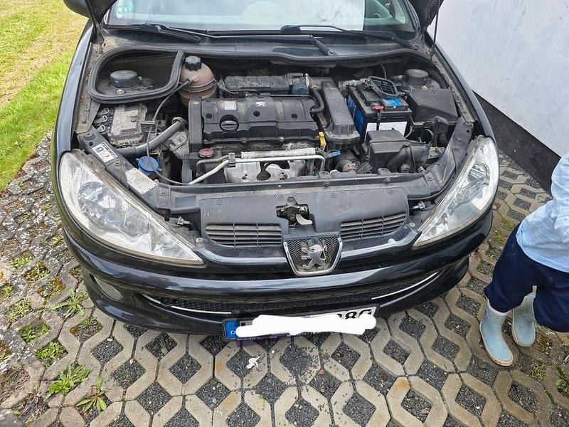 Gebraucht Peugeot 206 CC 109 PS (80 kW) 2005 Schwarz Cabrio