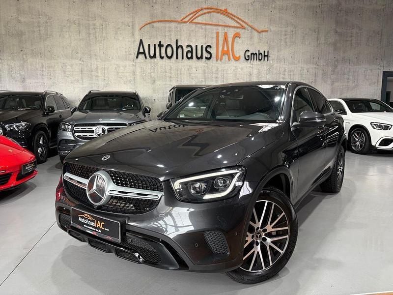 Gebraucht Mercedes GLC300 306 PS (225 kW) 2021 Grau Limousine