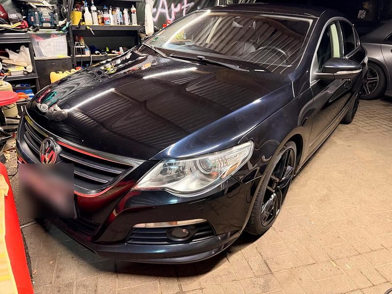 Gebraucht VW Passat 300 PS (220 kW) 2010 Schwarz Limousine