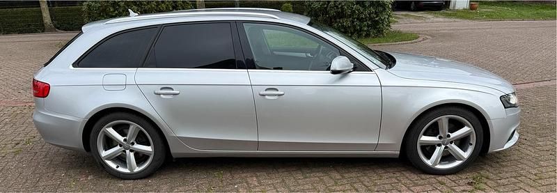 Używany Audi A4 143 KM (105 kW) 2010 Srebrny Kombi