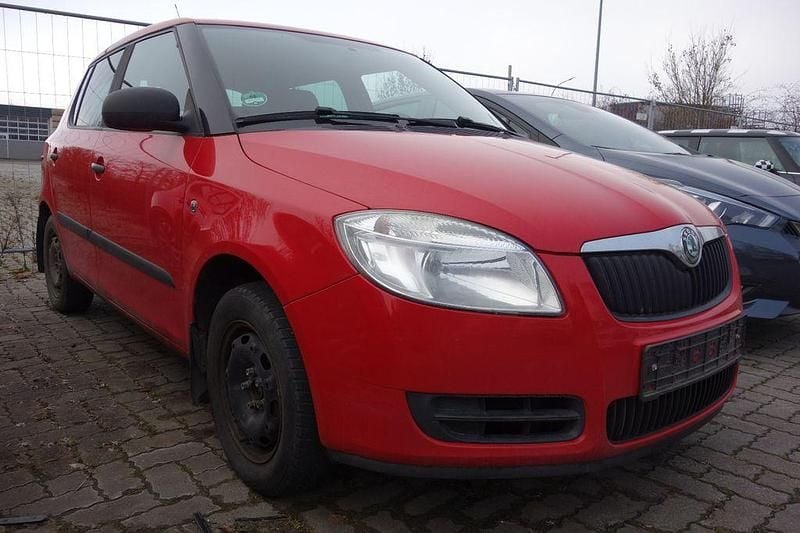 Rot Gebraucht 2009 Skoda Fabia Classic Limousine | 1.690 € (Guter Preis) - Bild 1/4