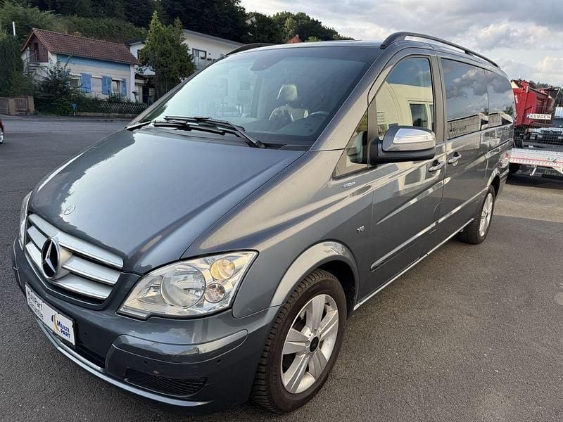 Flintgrau metallic Gebraucht 2012 Mercedes Viano Edition Van / Kleinbus | 17.900 € (Guter Preis) - Bild 1/4