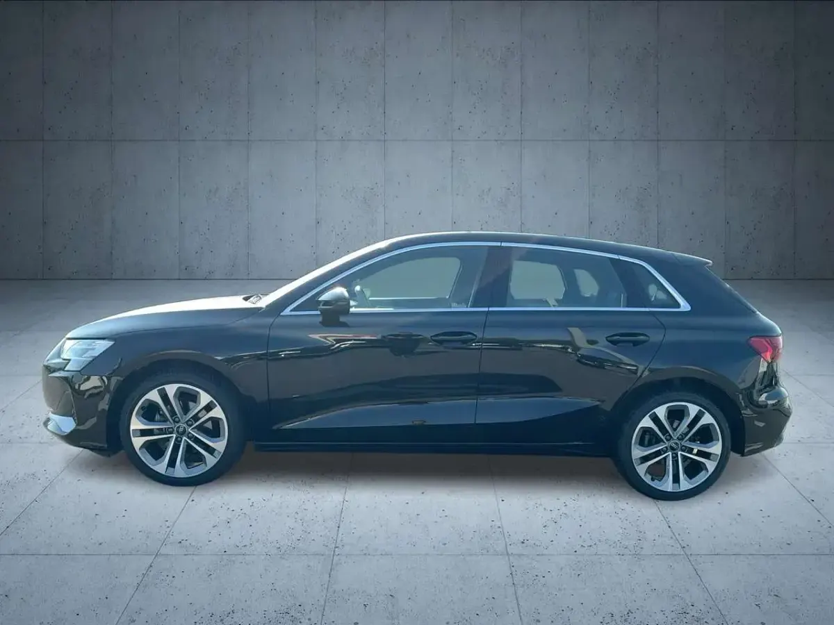 Gebraucht Audi A3 Advanced 150 PS (110 kW) 2025 Mythosschwarz metallic Limousine