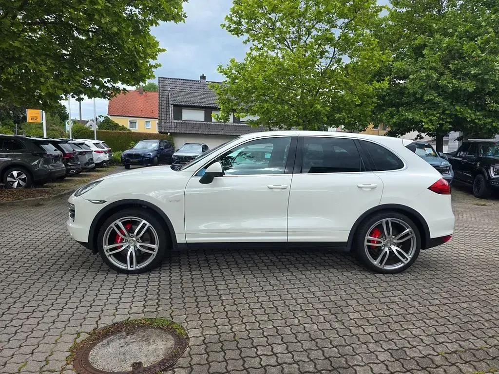 Gebraucht Porsche Cayenne 333 PS (244 kW) 2011 Weiß SUV