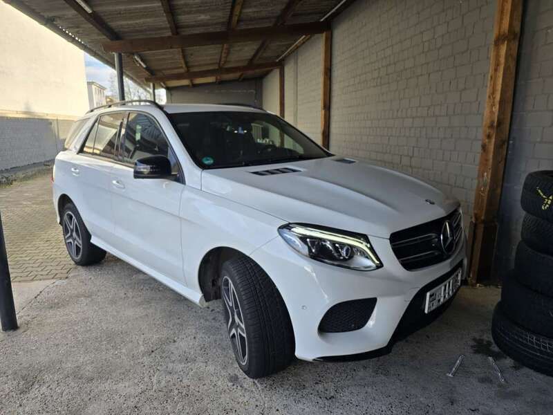 Weiß Gebraucht 2016 Mercedes GLE350 AMG line SUV | 32.500 € (Guter Preis) - Bild 1/4