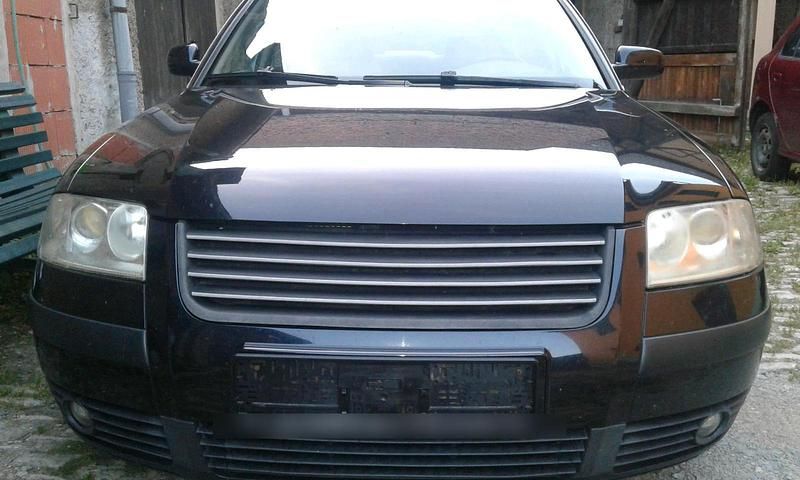 Schwarz Gebraucht 2001 VW Passat Limousine | 1.300 € (Superpreis) - Bild 1/4