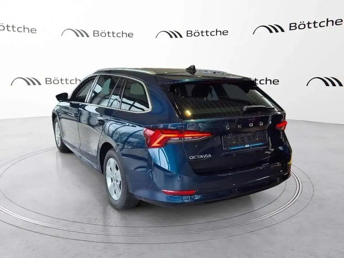 Gebraucht Skoda Octavia Style 150 PS (110 kW) 2022 Lavablau metallic Kombi