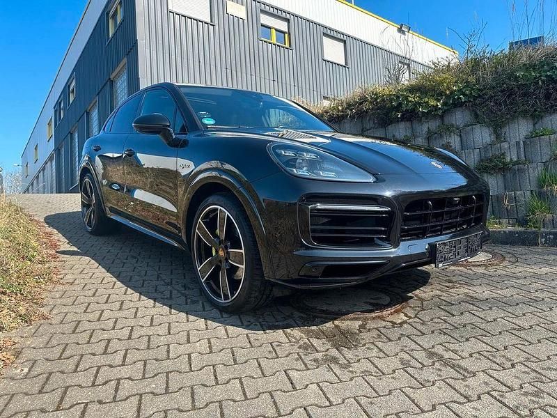 Schwarz Gebraucht 2020 Porsche Cayenne SUV | 70.900 € (Teuer) - Bild 1/4