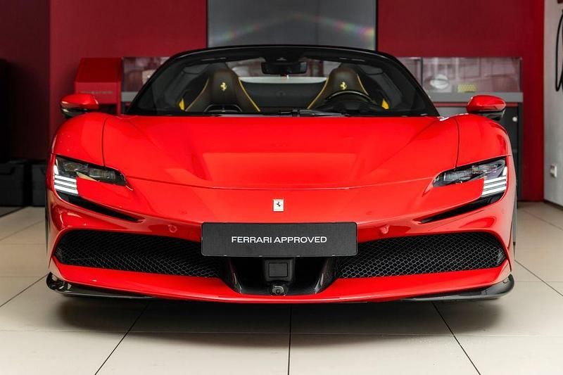 Gebraucht Ferrari SF90 779 PS (572 kW) 2025 Rot Cabrio