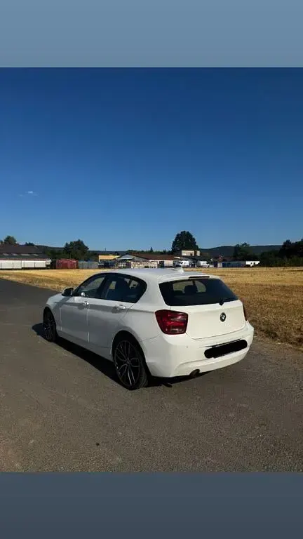 Gebraucht BMW 114 102 PS (75 kW) 2014 Weiß Kleinwagen