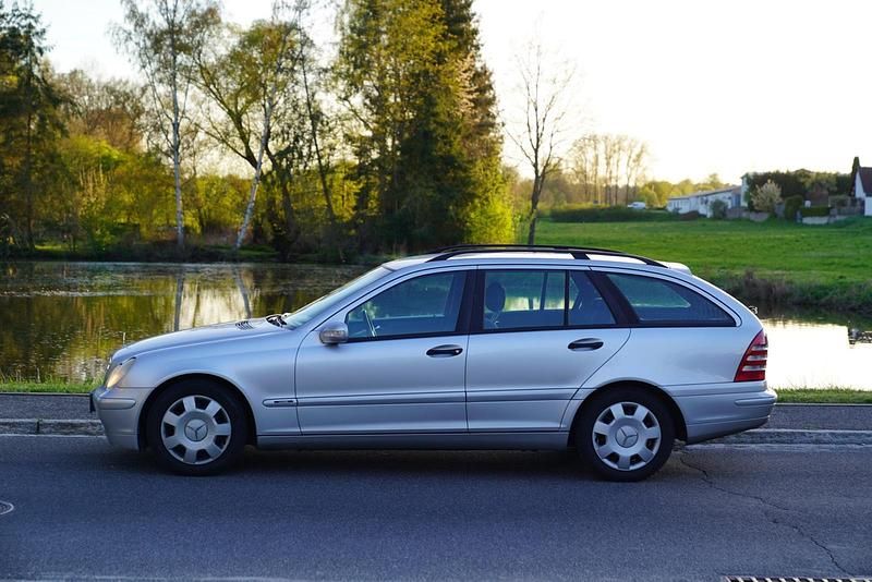 Usata Mercedes C220 Classic 143 CV (105 kW) 2003 Argento Station wagon
