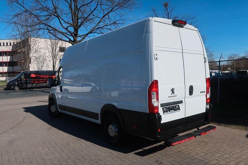 Gebraucht Peugeot Boxer Premium 140 PS (102 kW) 2022 Weiß Van