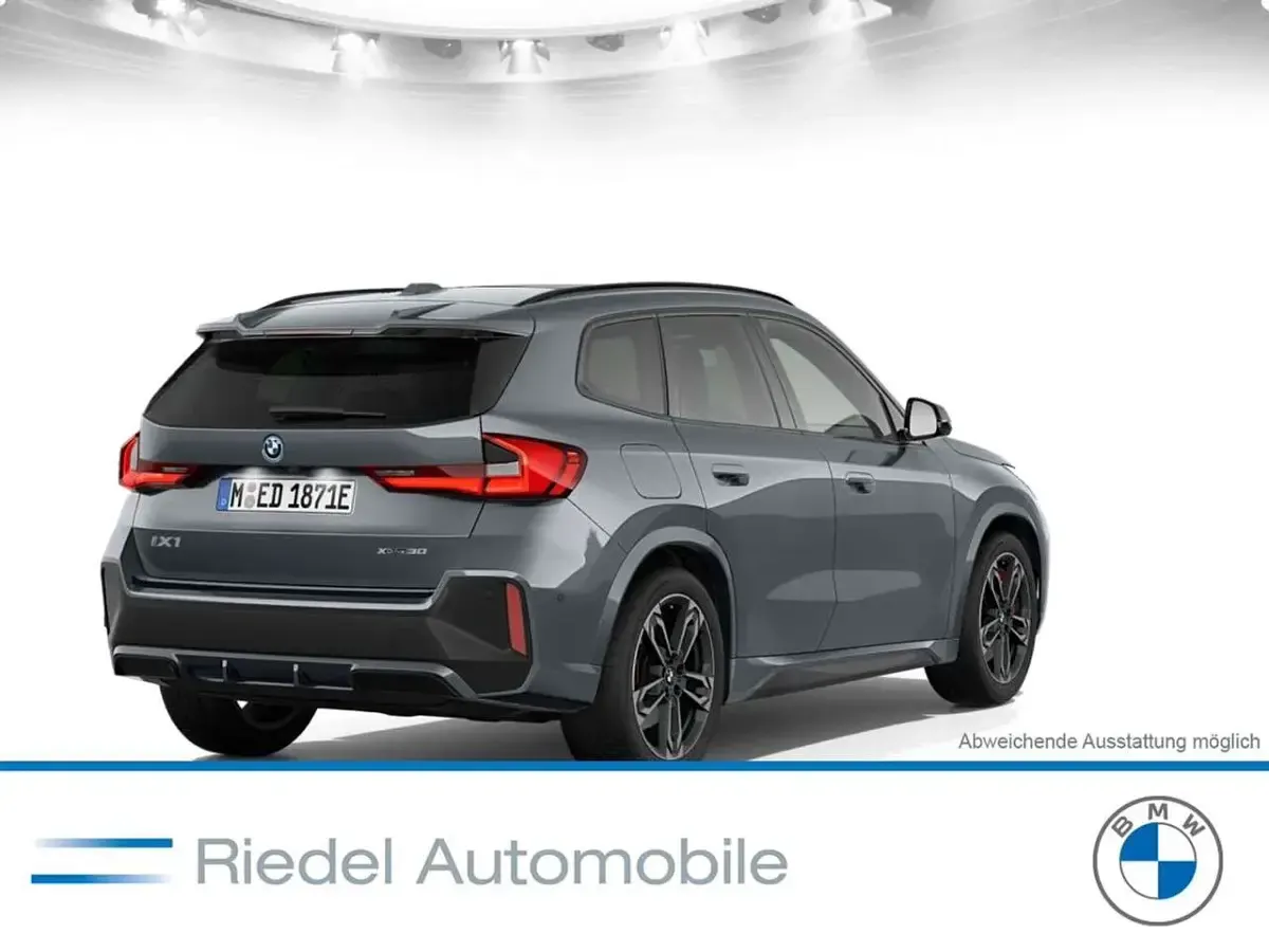 Neu BMW iX1 Performance 230 kW (313 PS) 2026 Grau SUV