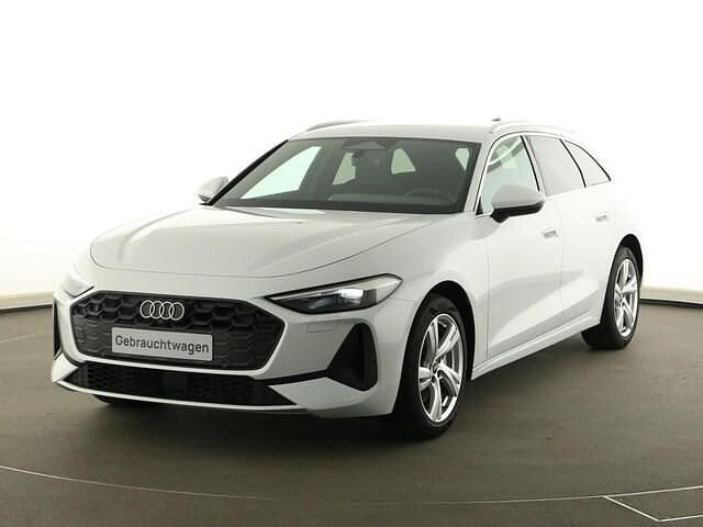 Gebraucht Audi A5 Sport 204 PS (150 kW) 2025 Gletscherweiß metallic Kombi