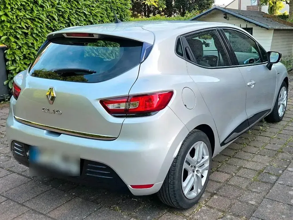 Gebraucht Renault Clio IV LIMITED 73 PS (53 kW) 2016 Andere farben Limousine
