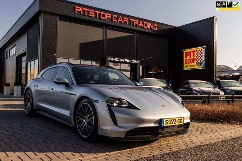 Grau Gebraucht 2023 Porsche Taycan Sport Turismo Limousine | 64.500 € (Superpreis) - Bild 1/3