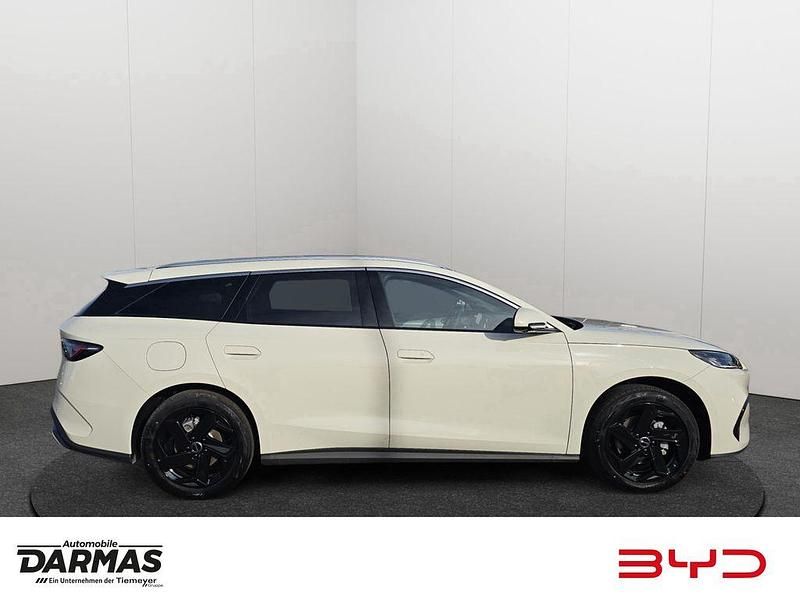 Neu BYD Seal Comfort 212 PS (155 kW) 2025 Beige Limousine