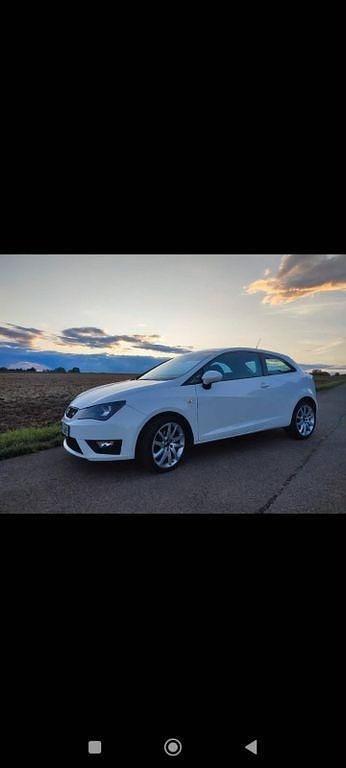 Weiß Gebraucht 2011 Seat Ibiza SC FR Kleinwagen | 4.200 € (Fairer Preis) - Bild 1/4