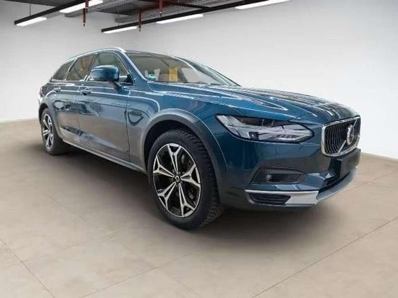 Używany Volvo V90 CC Ultimate 250 KM (183 kW) 2023 Niebieski Kombi