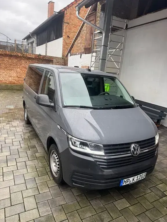 Gebraucht VW Caravelle 150 PS (110 kW) 2021 Grau Van