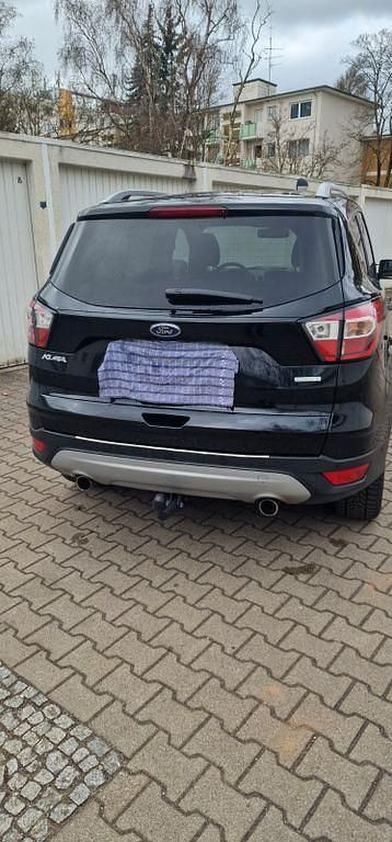 Gebraucht Ford Kuga Titanium 150 PS (110 kW) 2017 Schwarz SUV
